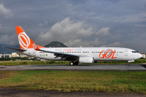 PR-GTR - 737-8EH(WL) - GOL _ Linhas Aereas Inteligentes - SDU - 04-06-2013b