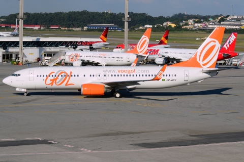 PR-GUV - 737-8EH(WL) - GOL _ Linhas Aereas Inteligentes - GRU - 06-06-2013b