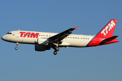 PR-MHZ - A320-214 - TAM Linhas Aereas - GRU - 05-06-2013