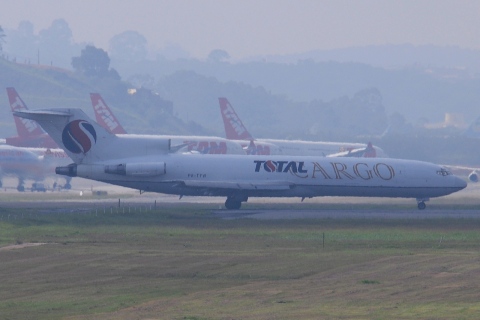 PR-TTW - 727-225 - Total Linhas Aereas - GRU - 07-06-2013