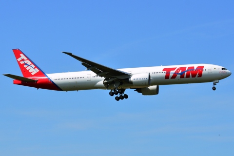 PT-MUC - 777-32W(ER) - TAM Linhas Aereas - LHR - 11-07-2013