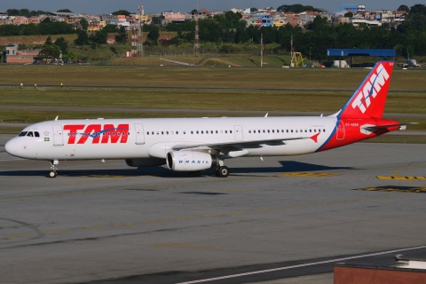 PT-MXH - A321-231 - TAM Linhas Aereas - GRU - 06-06-2013b