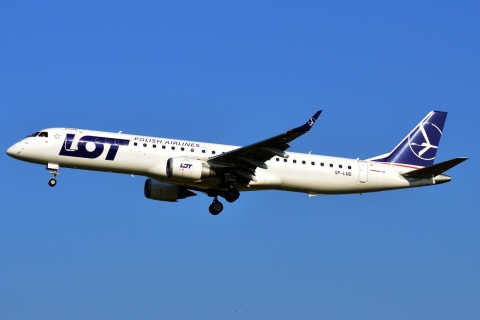 SP-LND - ERJ-195LR (ERJ-190-200 LR) - LOT _ Polish Airlines - BRU - 06-07-2013
