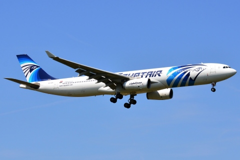SU-GDS - A330-343 - EgyptAir - LHR - 11-07-2013