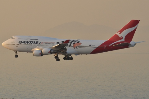 VH-OEB - 747-48E - Qantas - HKG - 21-01-2013