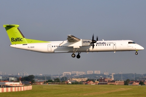 YL-BAH - DHC-8-402NG - Air Baltic - BRU - 10-07-2013
