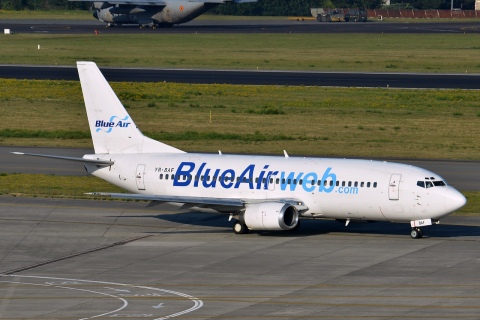 YR-BAF - 737-322 - Blue Air - BRU - 23-08-2013