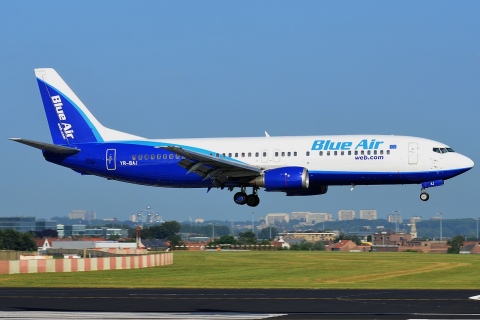 YR-BAJ - 737-430 - Blue Air - BRU - 10-07-2013