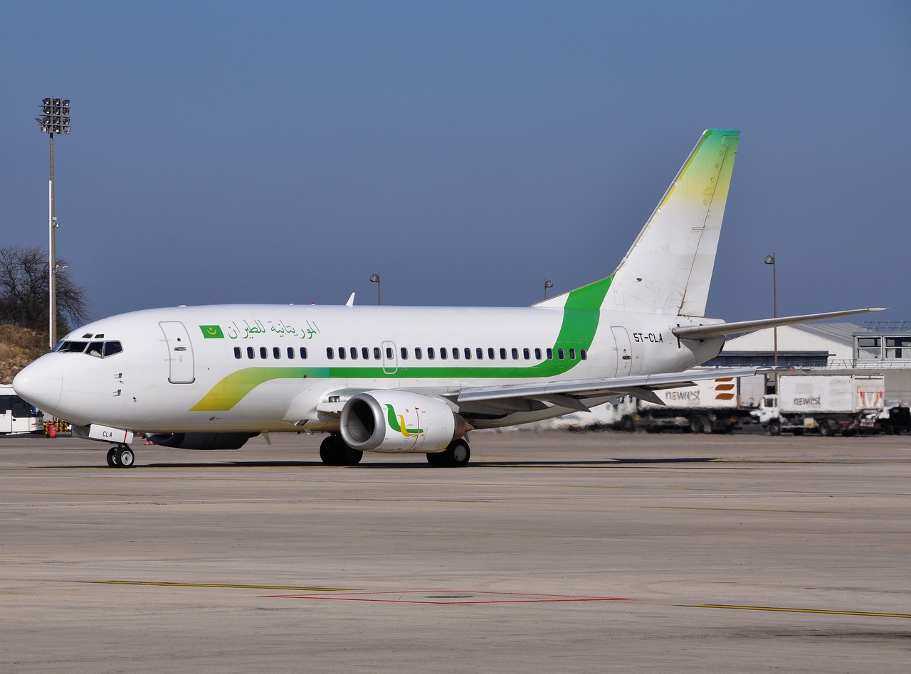 5T-CLA - 737-55S - Mauritania Airlines International - CDG - 16-03-2014b
