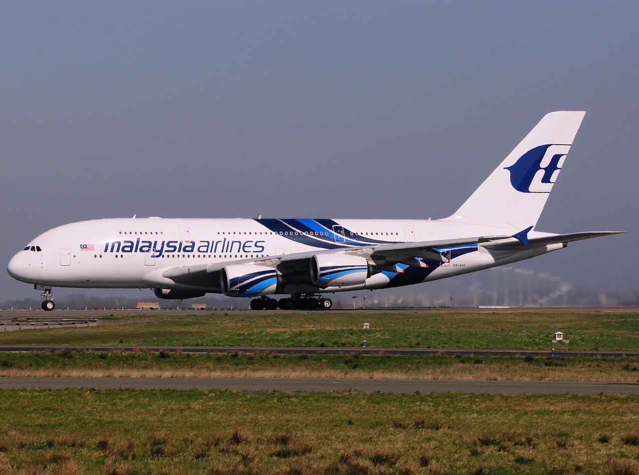 9M-MNE - A380-841 - Malaysia Airlines - CDG - 16-03-2014