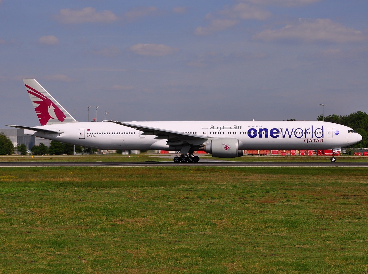A7-BAA - 777-3DZ(ER) - Qatar Airways - FRA - 04-05-2014b