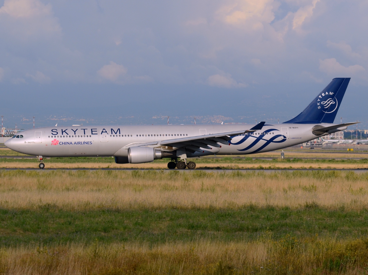 B-18311 - A330-302 - China Airlines - FCO - 17-06-2014
