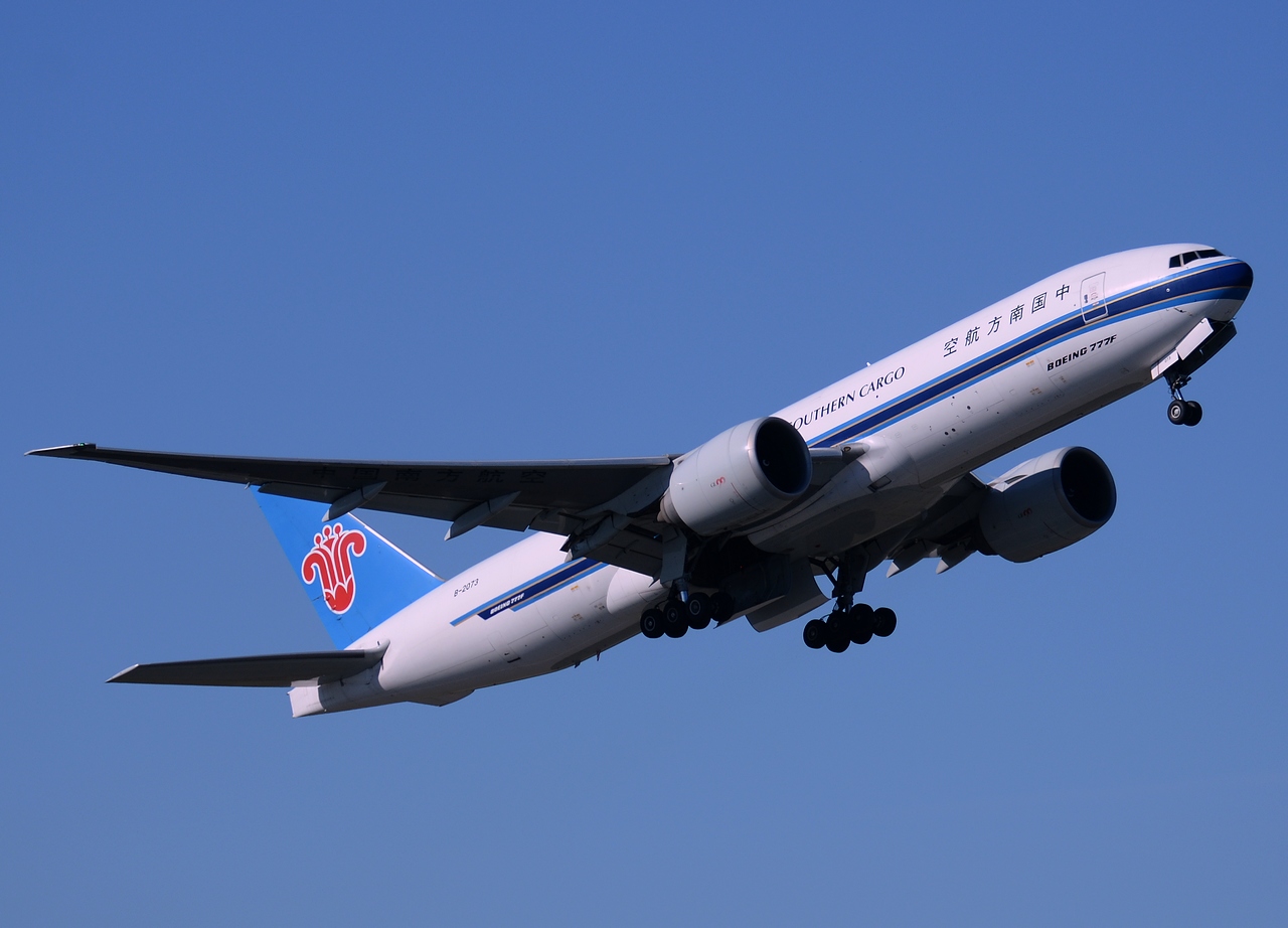B-2073 - 777-F1B - China Southern Airlines - ANC - 02-07-2014