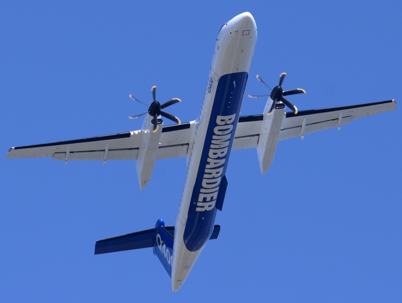 C-CWWW - DHC-8-400 - Bombardier Factory - YUL - 18-09-2014