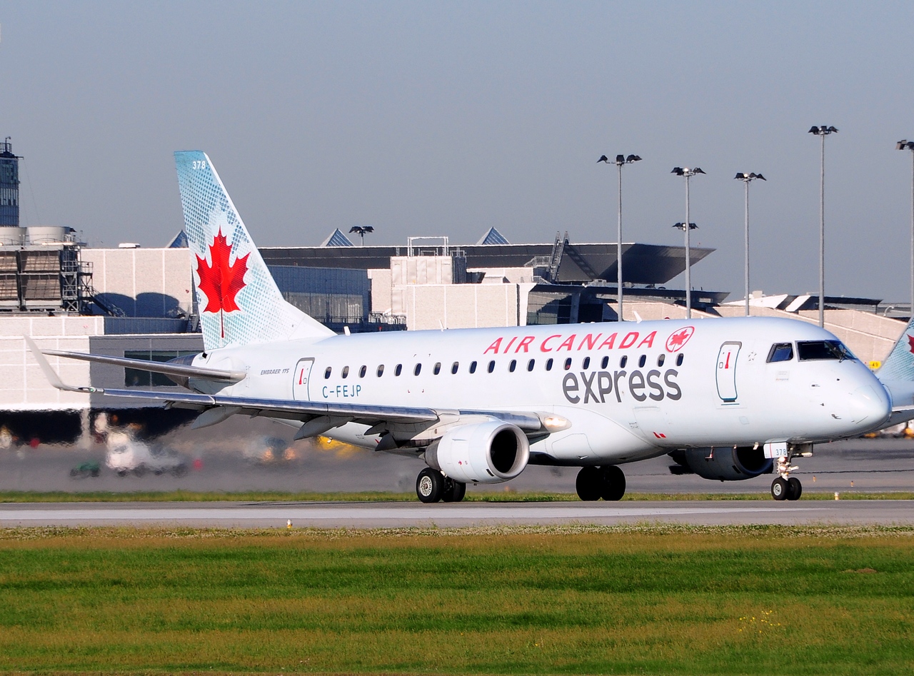 C-FEJP - ERJ-175SU (ERJ-170-200 SU) - Air Canada Express - YUL - 19-09-2014