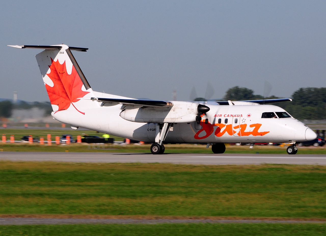 C-FGRY - DHC-8-102 - Air Canada Jazz - YUL - 19-09-2014