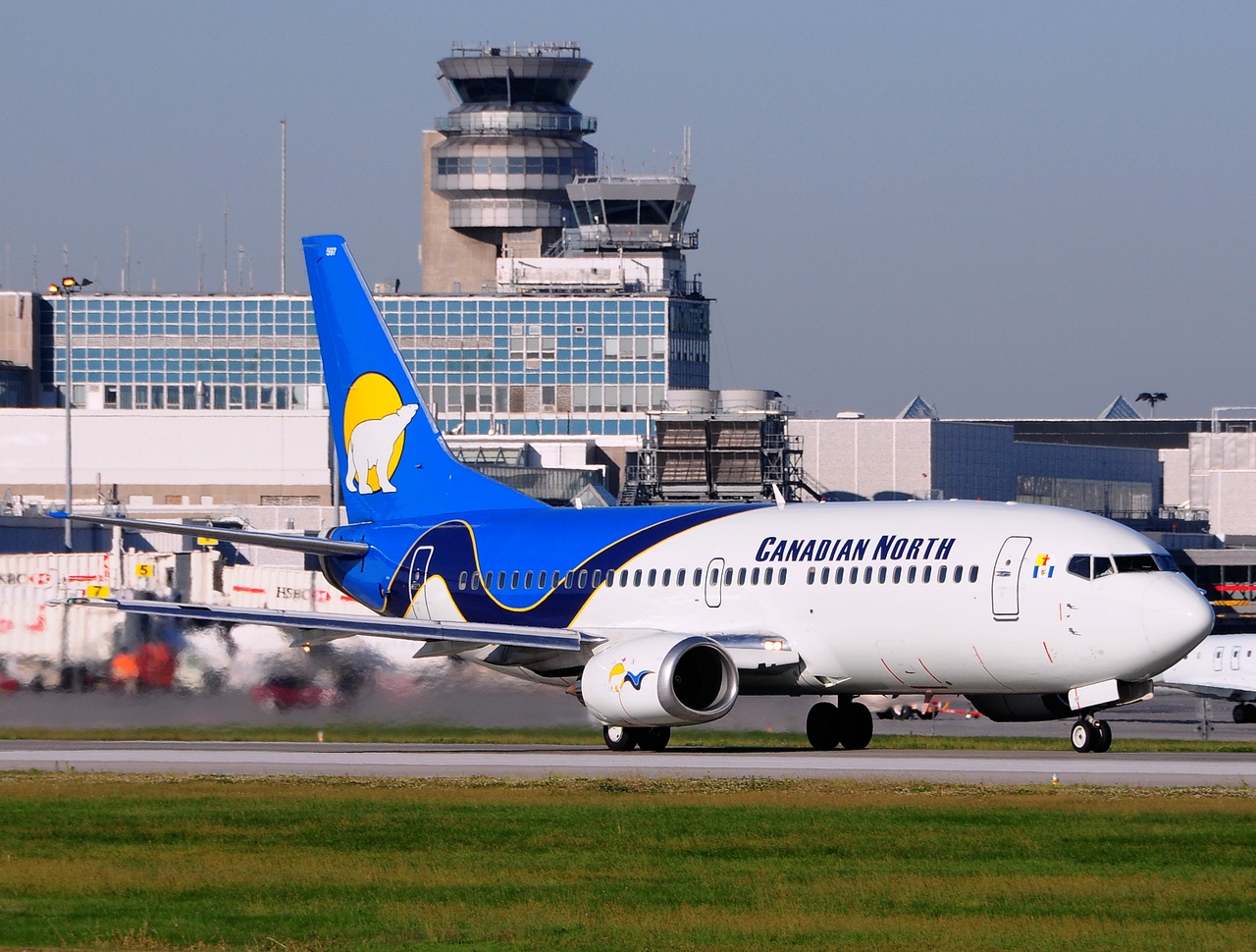 C-FKCN - 737-36N - Canadian North - YUL - 19-09-2014d