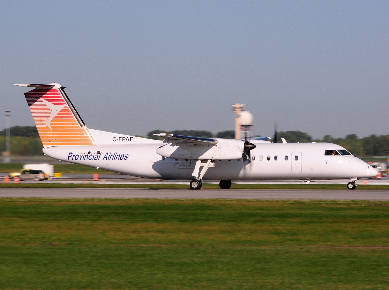 C-FPAE - DHC-8-315 - PAL Provincial Airlines - YUL - 19-09-2014