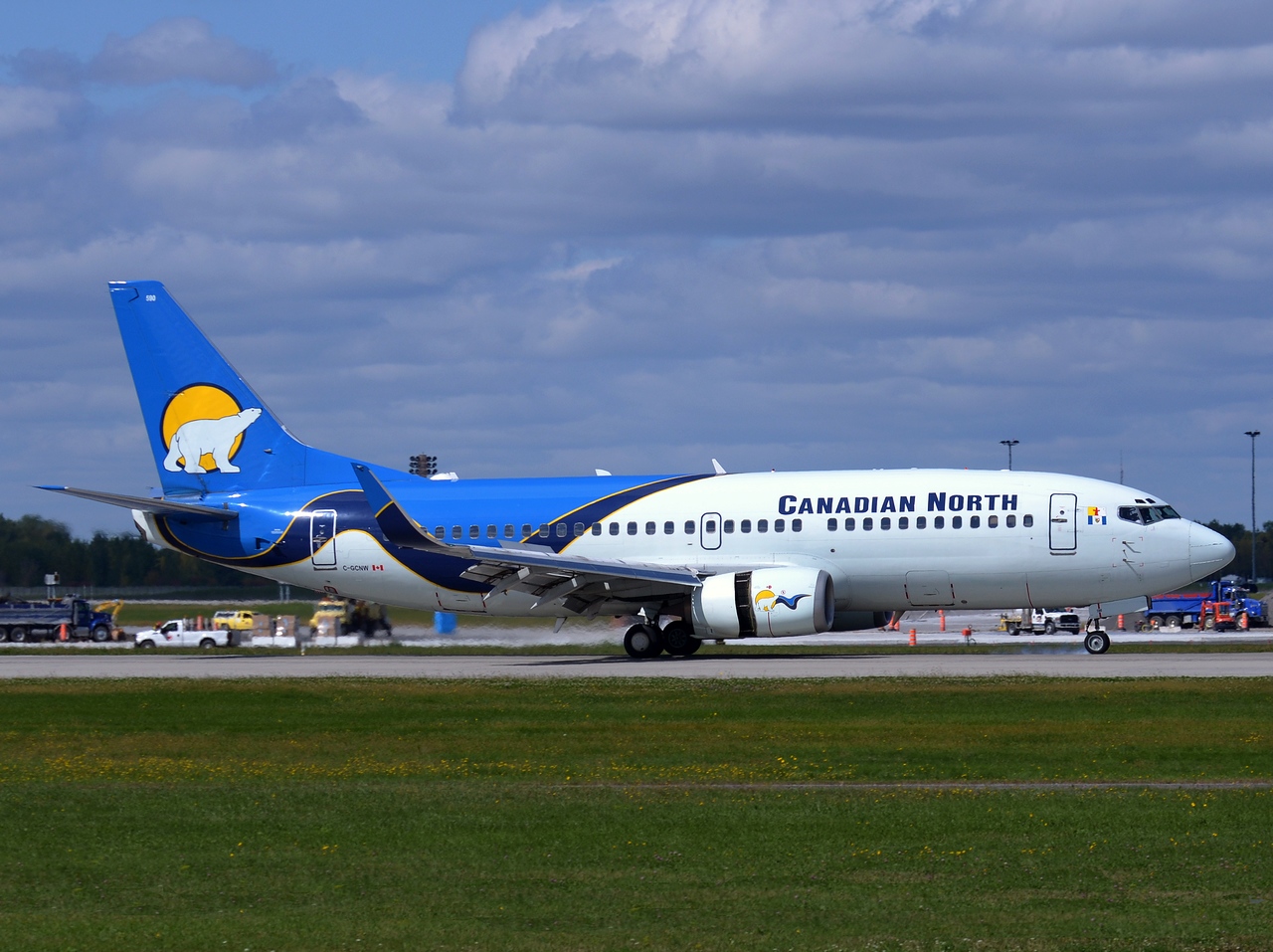 C-GCNW - 737-36Q - Canadian North - YUL - 19-09-2014