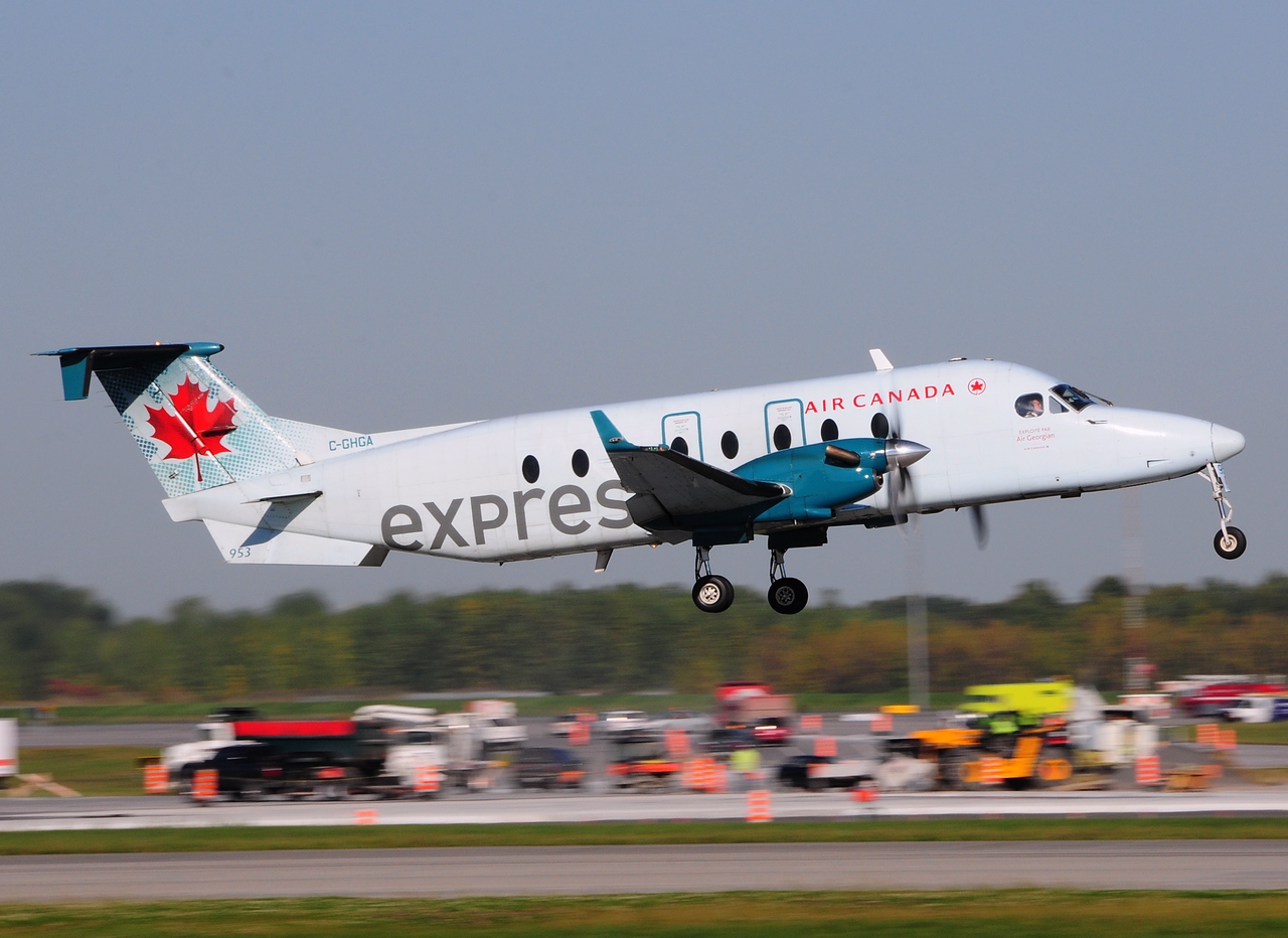 C-GHGA - Beech 1900D - Air Canada Express - YUL - 19-09-2014