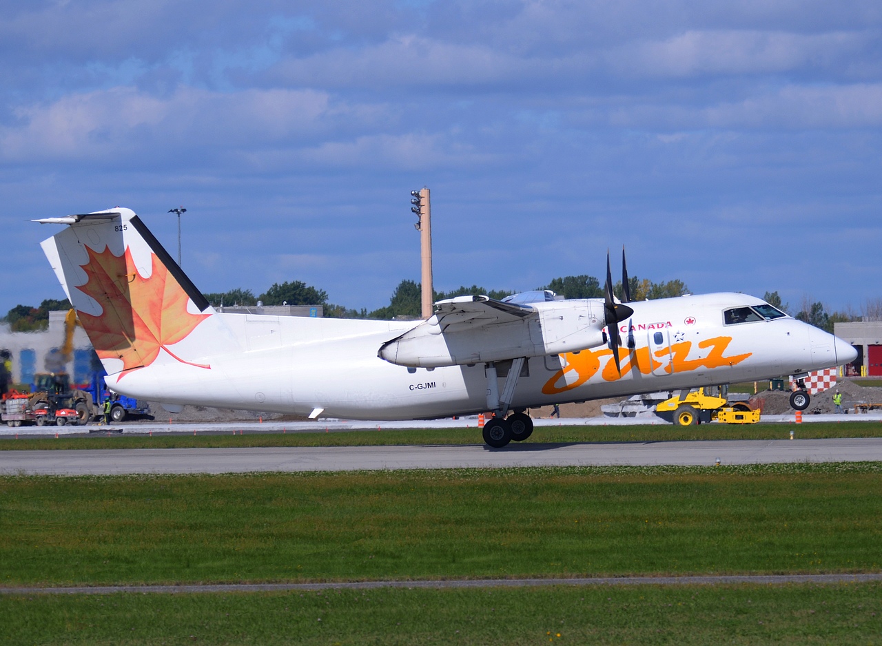 C-GJMI - DHC-8-102 - Air Canada Jazz - YUL - 19-09-2014