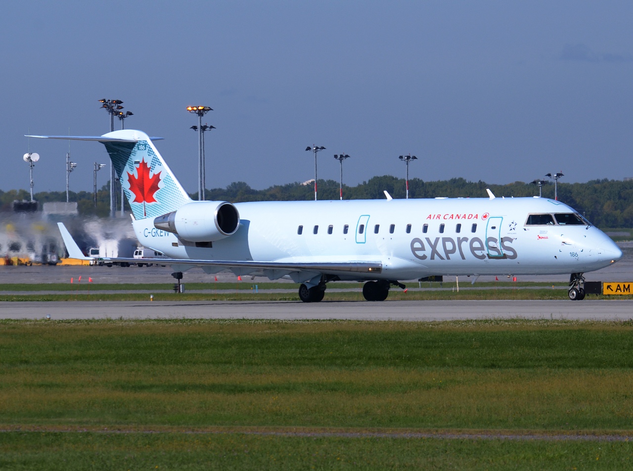 C-GKEW - CRJ-200LR - Air Canada Express - YUL - 19-09-2014