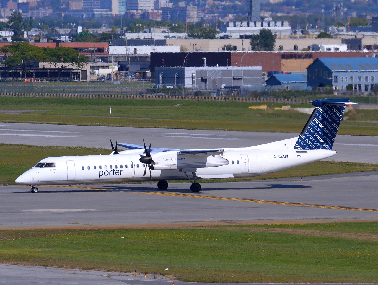 C-GLQV - DHC-8-402 - Porter Airlines - YUL - 19-09-2014