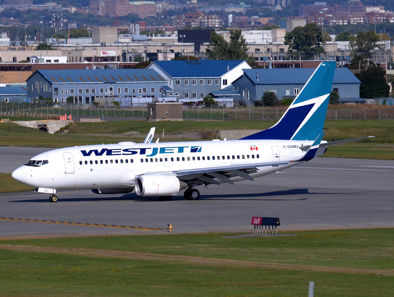 C-GQWJ - 737-7CT(WL) - WestJet - YUL - 19-09-2014b