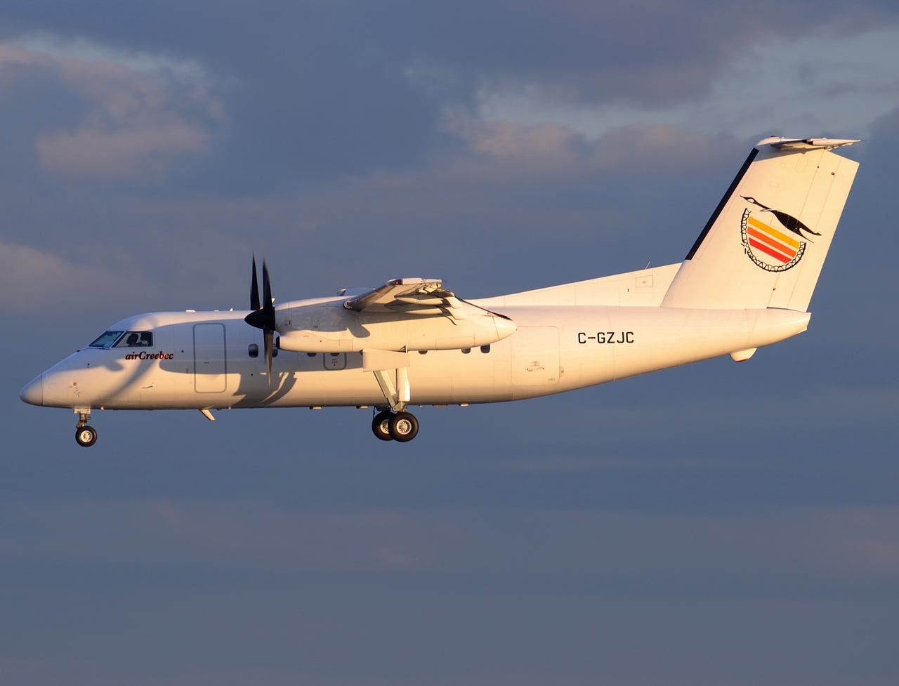 C-GZJC - DHC-8-102 - Air Creebec - YUL - 18-09-2014