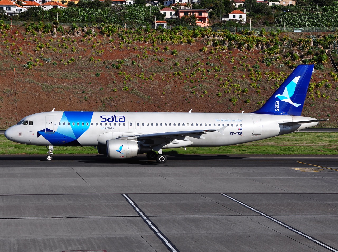 CS-TKP - A320-214 - SATA International - FNC - 28-09-2014