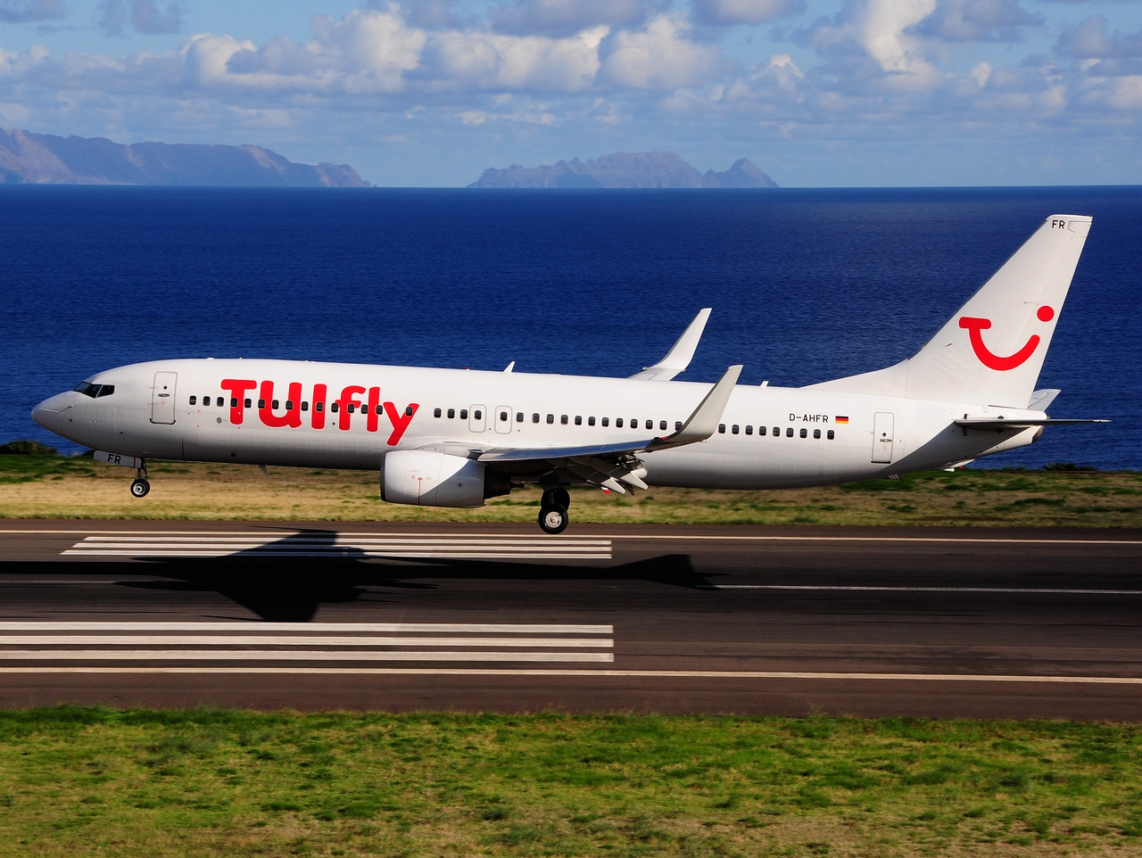 D-AHFR - 737-8K5(WL) - TUIfly - FNC - 30-09-2014