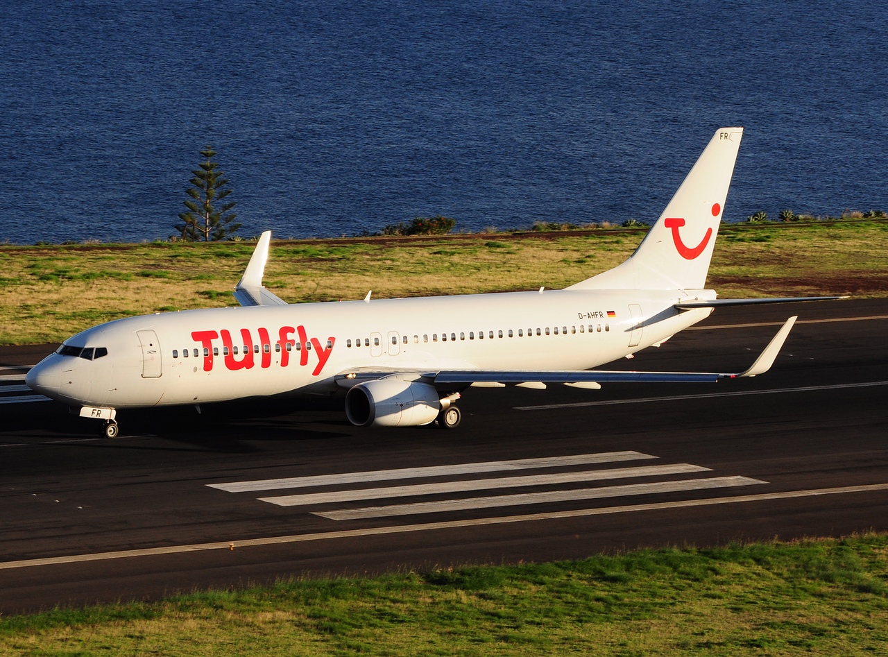 D-AHFR - 737-8K5(WL) - TUIfly - FNC - 30-09-2014f
