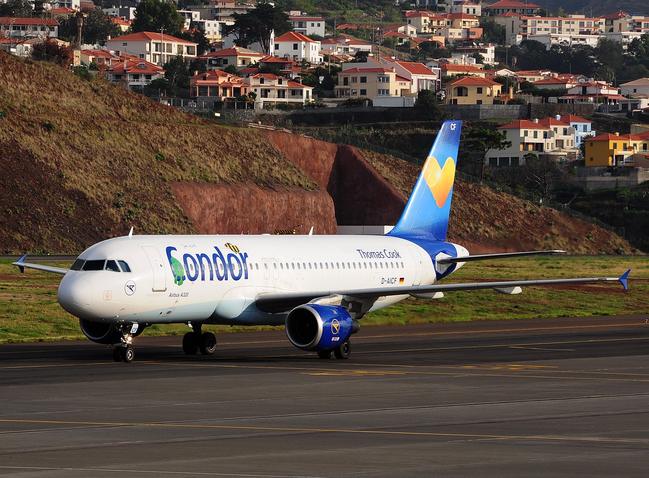 D-AICF - A320-212 - Condor - FNC - 02-10-2014b