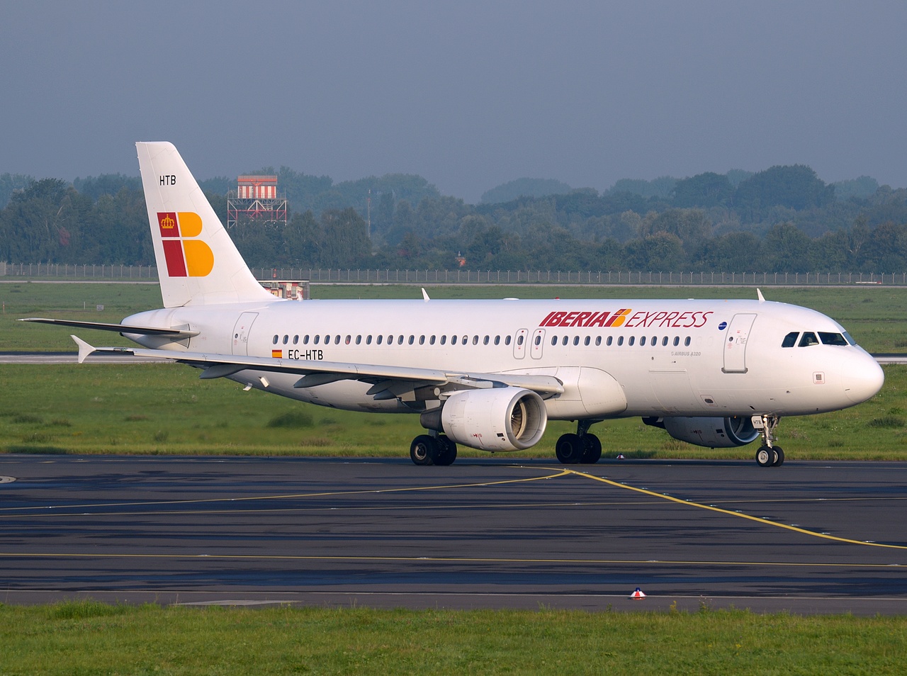 EC-HTB - A320-214 - Iberia Express - DUS - 21-08-2014