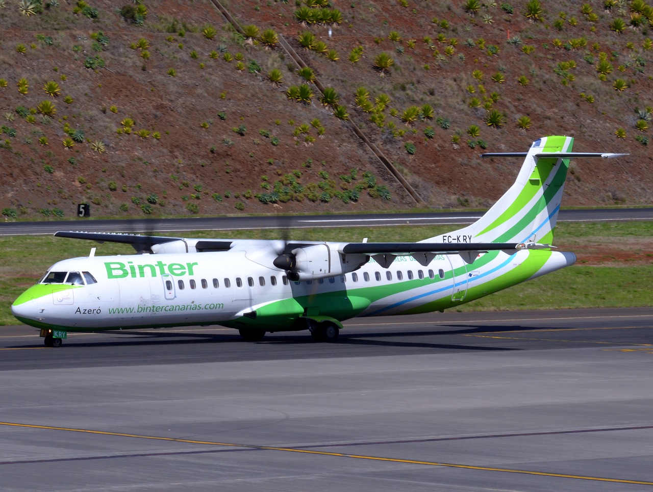 EC-KRY - ATR 72-500 (72-212A) - Binter Canarias - FNC - 29-09-2014b