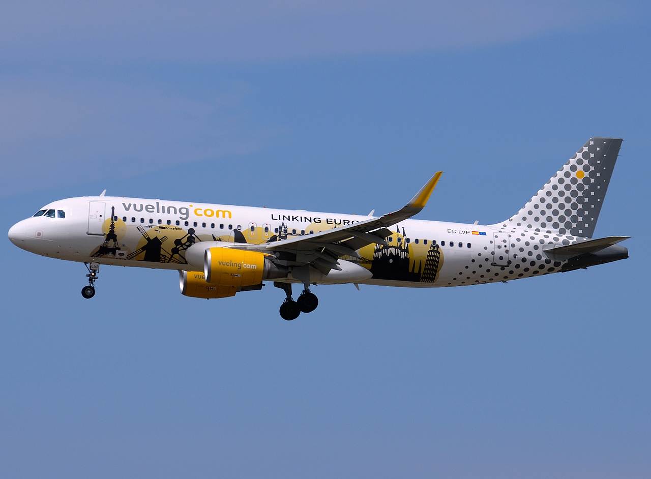 EC-LVP - A320-214(WL) - Vueling - FCO - 19-06-2014