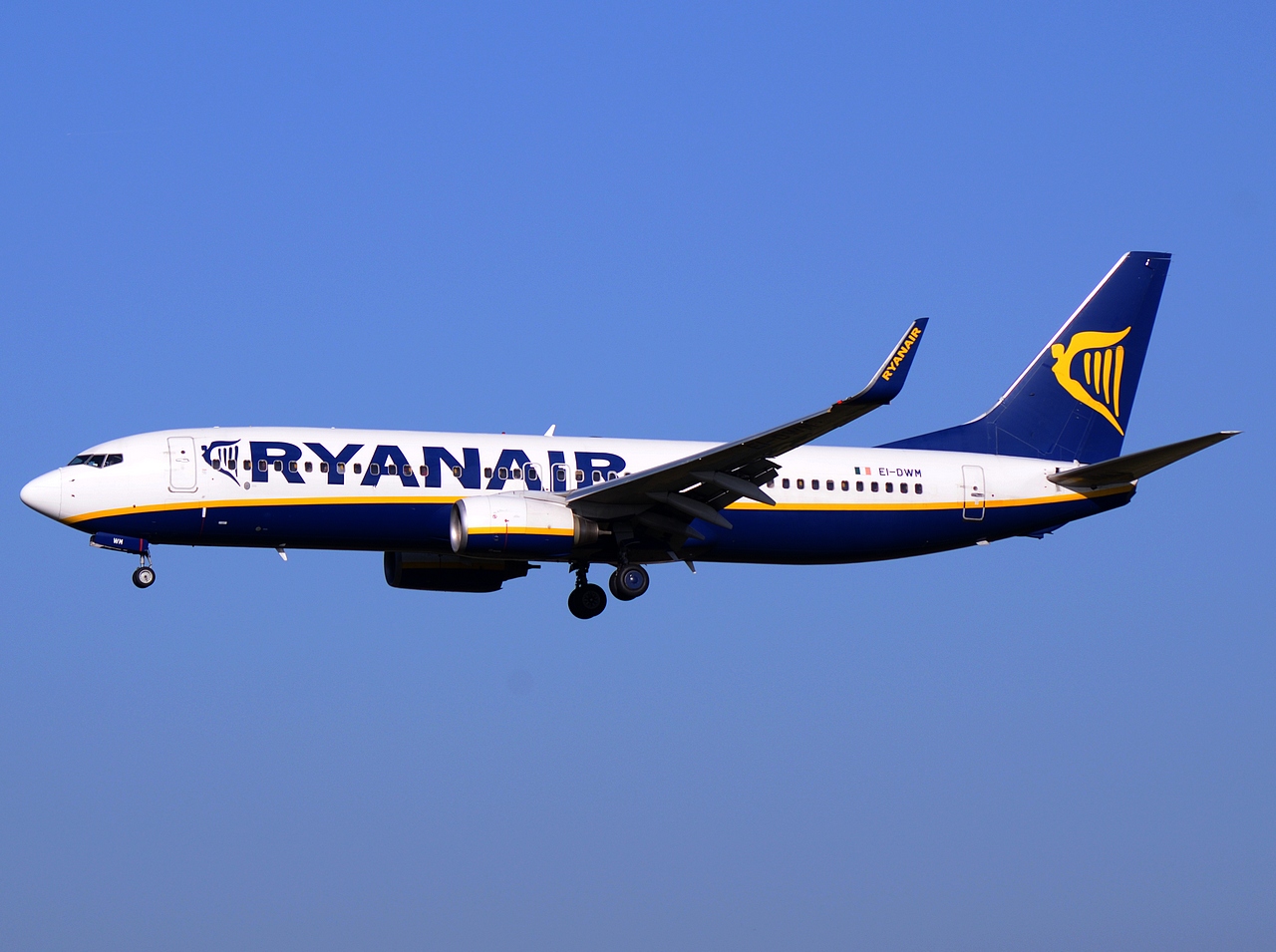 EI-DWM - 737-8AS(WL) - Ryanair - CRL - 01-11-2014