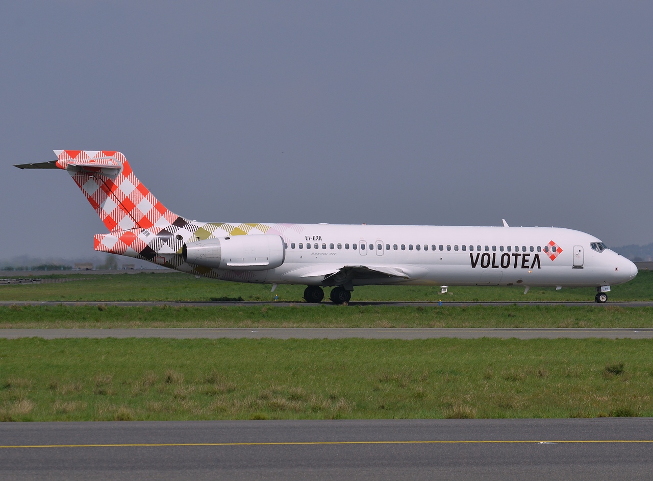 EI-EXA - 717-2BL - Volotea Airlines - CDG - 12-04-2014