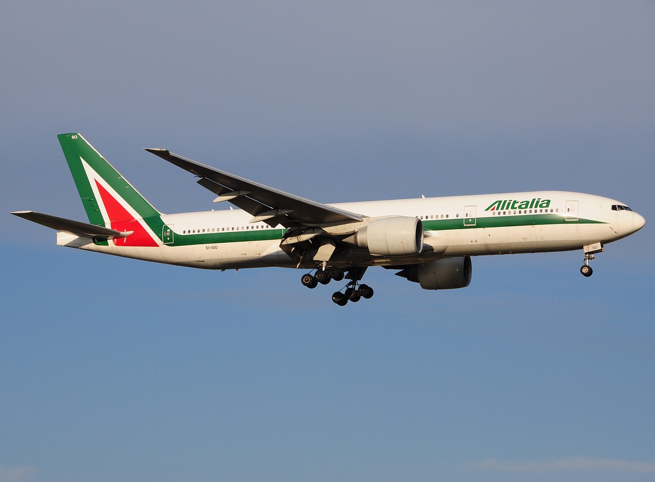 EI-ISO - 777-243(ER) - Alitalia - FCO - 19-06-2014