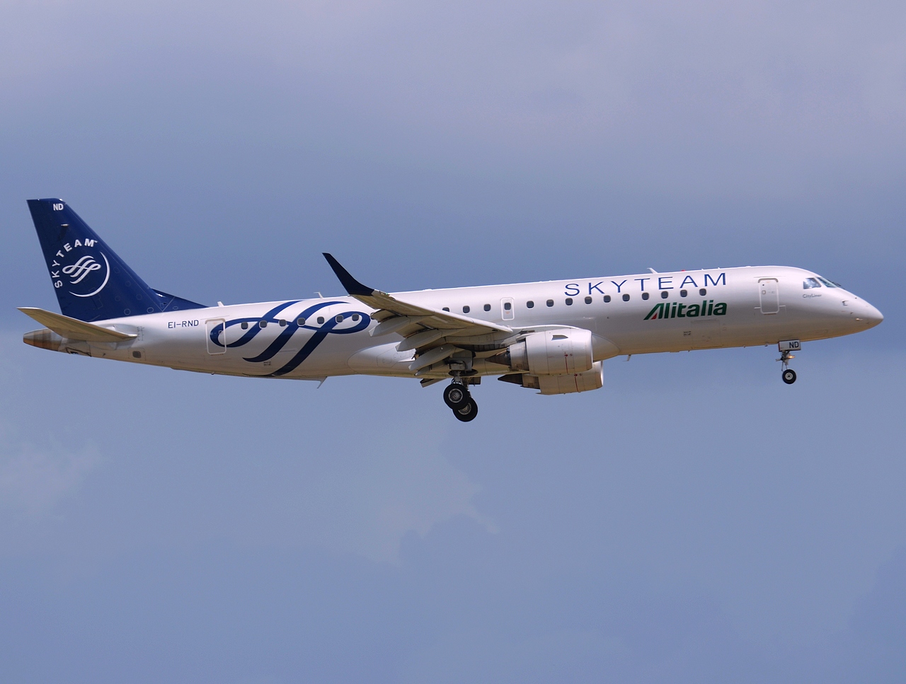 EI-RND - ERJ-190STD (ERJ-190-100) - Alitalia - FCO - 19-06-2014