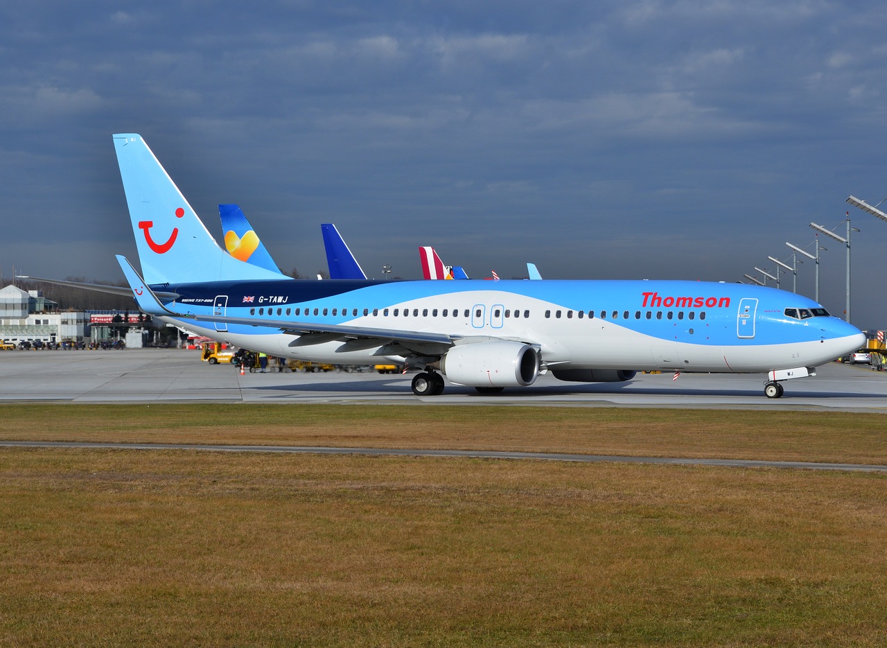 G-TAWJ - 737-8K5(WL) - Thomson Airways - SZG - 11-01-2014