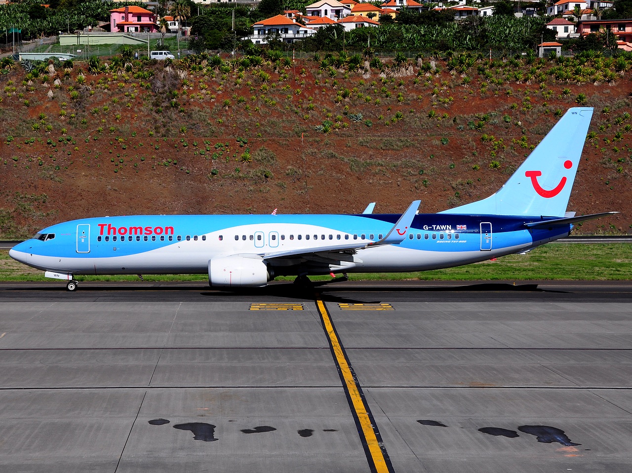 G-TAWN - 737-8K5(WL) - Thomson Airways - FNC - 29-09-2014
