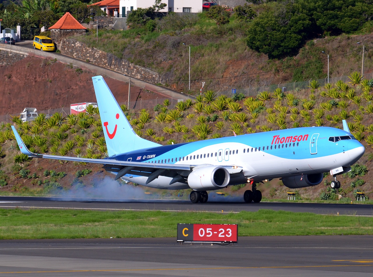 G-TAWN - 737-8K5(WL) - Thomson Airways - FNC - 29-09-2014b