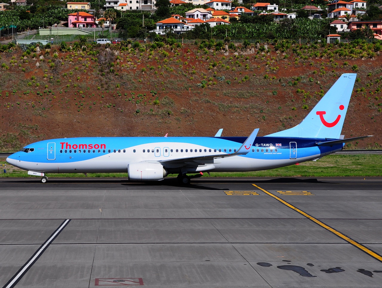 G-TAWO - 737-8K5(WL) - Thomson Airways - FNC - 28-09-2014