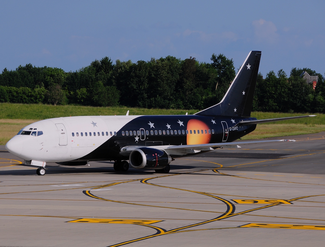 G-ZAPZ - 737-33AF - Titan Airways - CRL - 15-06-2014