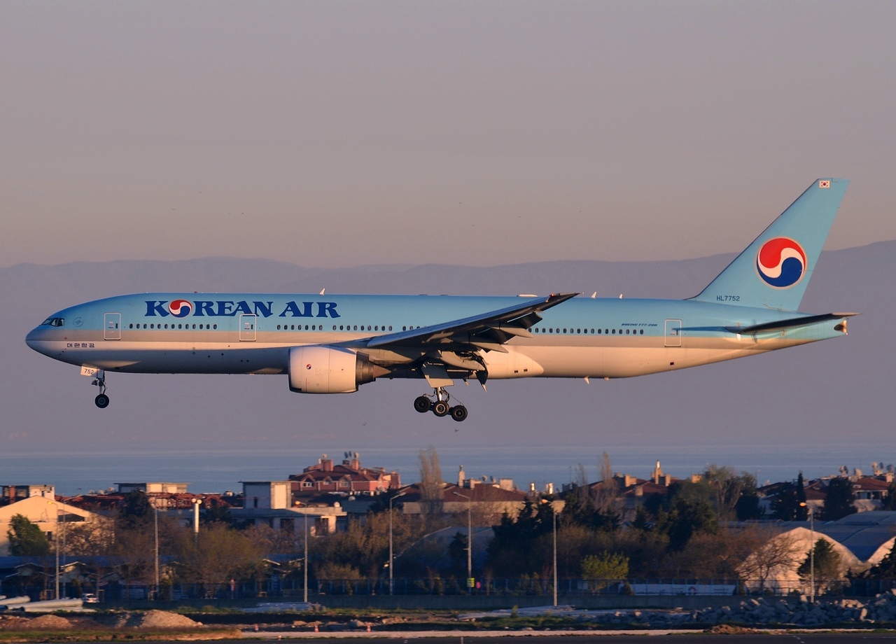 HL7752 - 777-2B5(ER) - Korean Air Lines - IST - 31-03-2014
