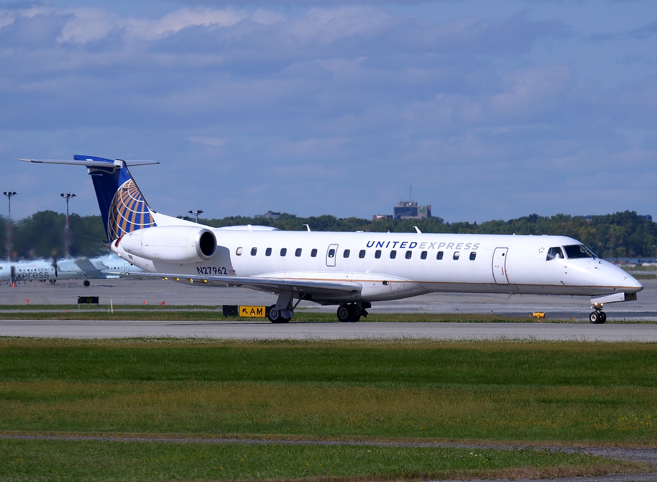N27962 - ERJ-145LR - United Express - YUL - 19-09-2014