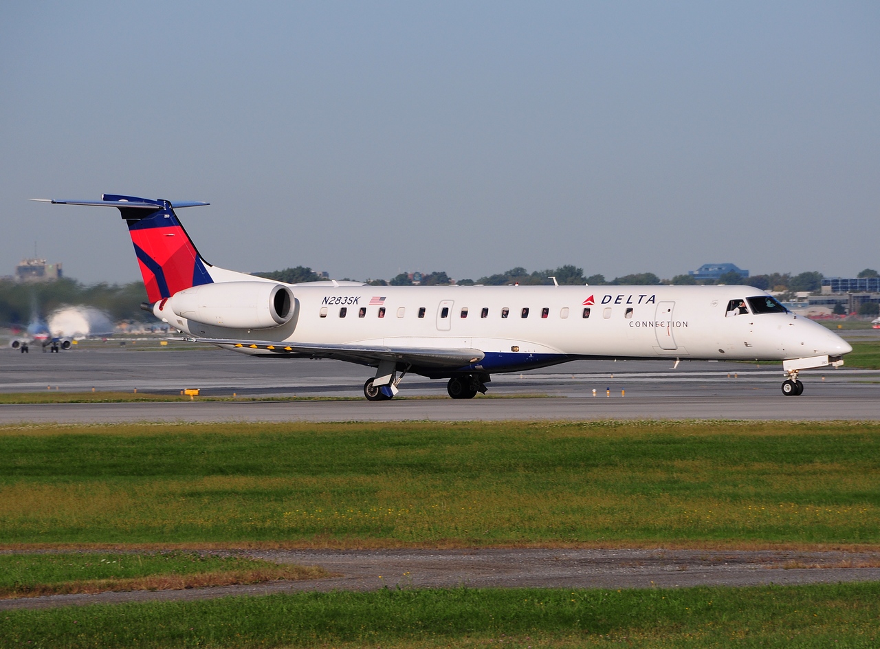 N283SK - ERJ-145LR - Delta Connection - YUL - 19-09-2014b