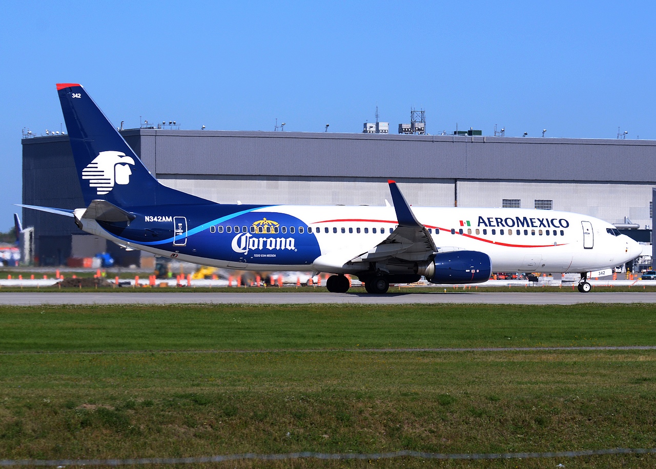 N342AM - 737-8Z9(WL) - Aeromexico - YUL - 19-09-2014