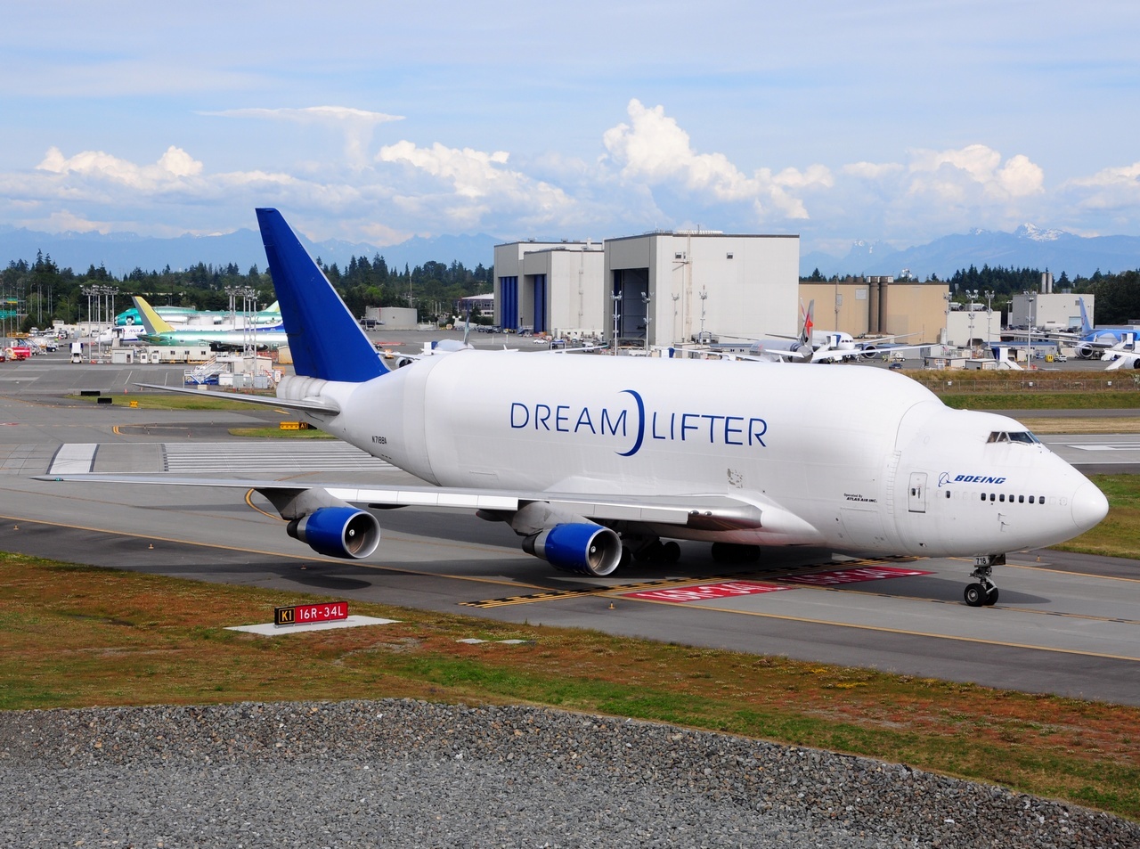 N718BA - B747-4H6(LCF) - Boeing Dream Lifter - PAE - 25-06-2014b